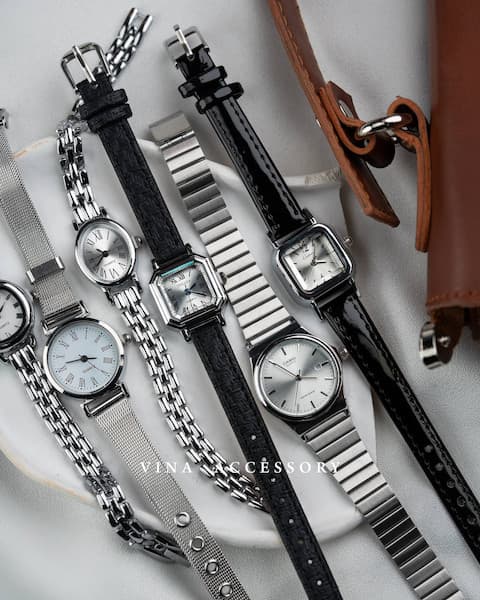 گردنبند نقره‌ای مینیمال
